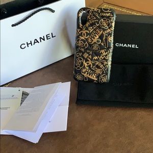 Chanel iPhone XS / X quilted phone case Gold Metal